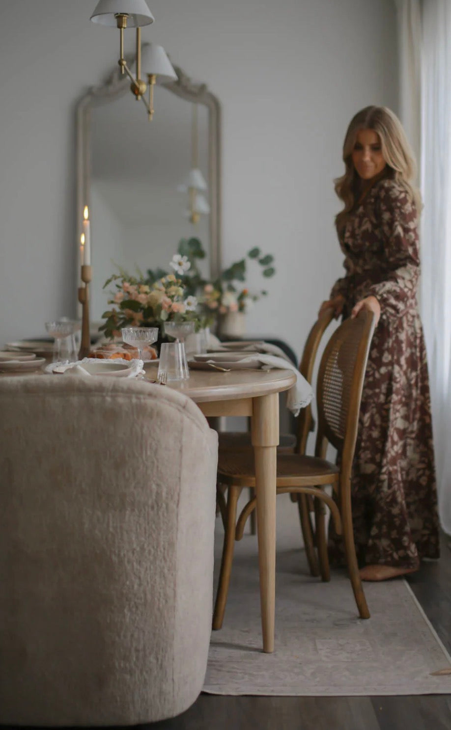 ISABELLA DINING TABLE - Floor model