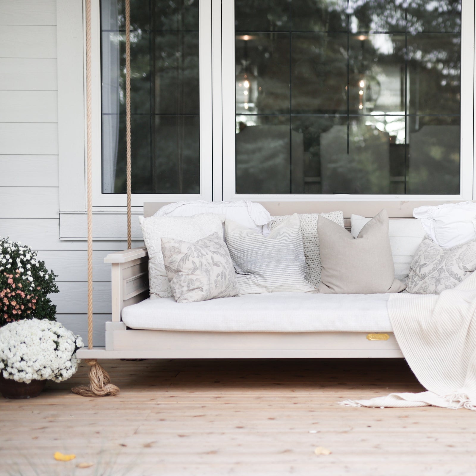 Primrose Porch Swing