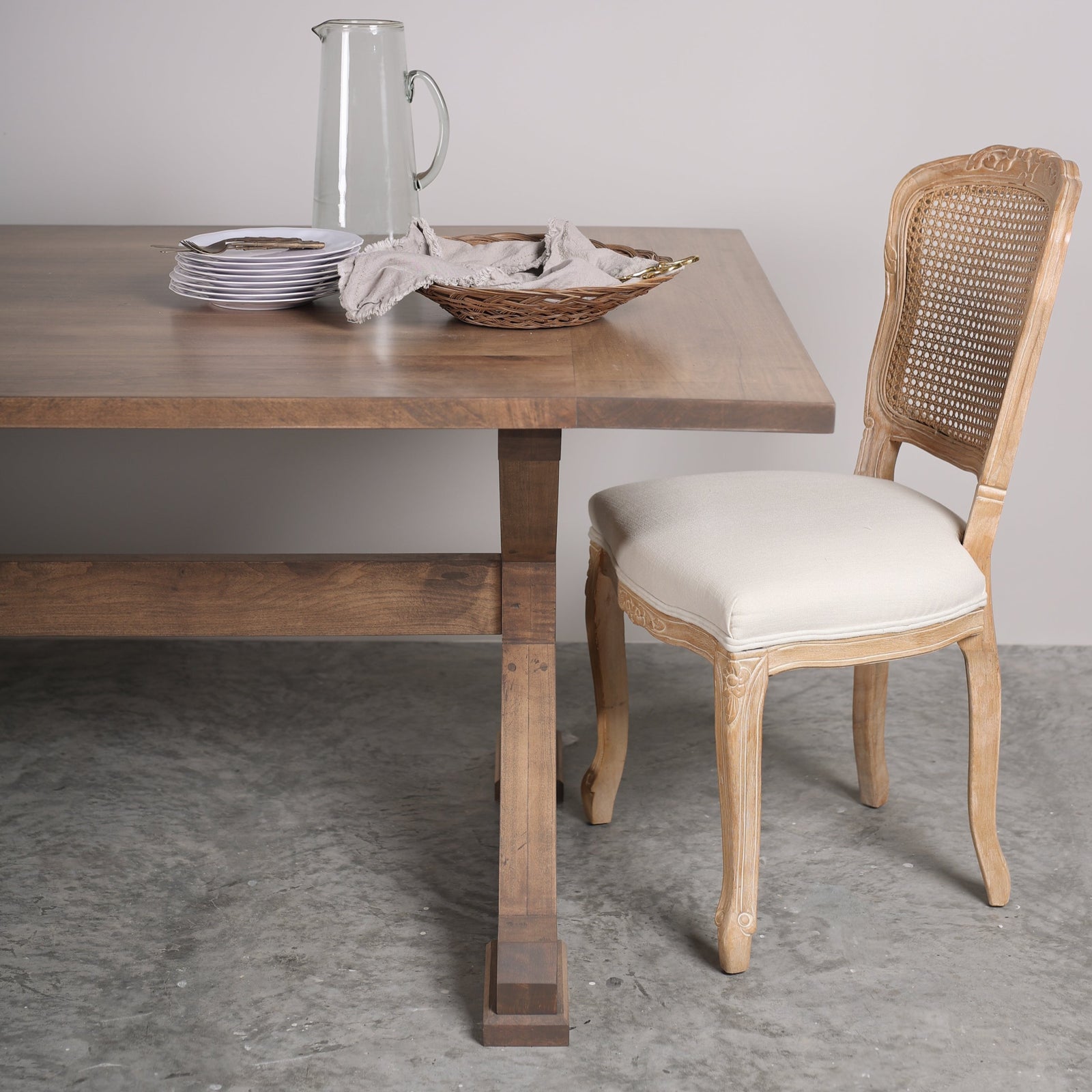 Victoria Dining Table