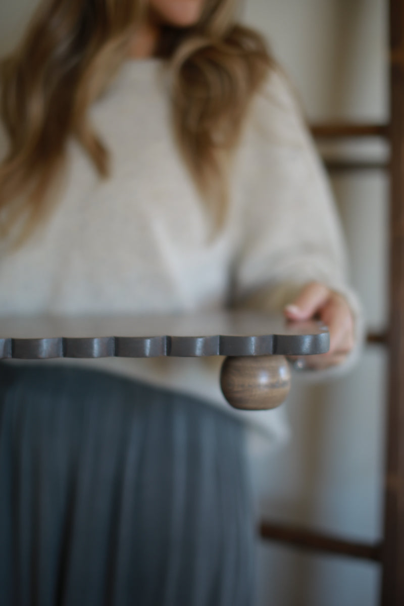 Isla Scalloped Riser