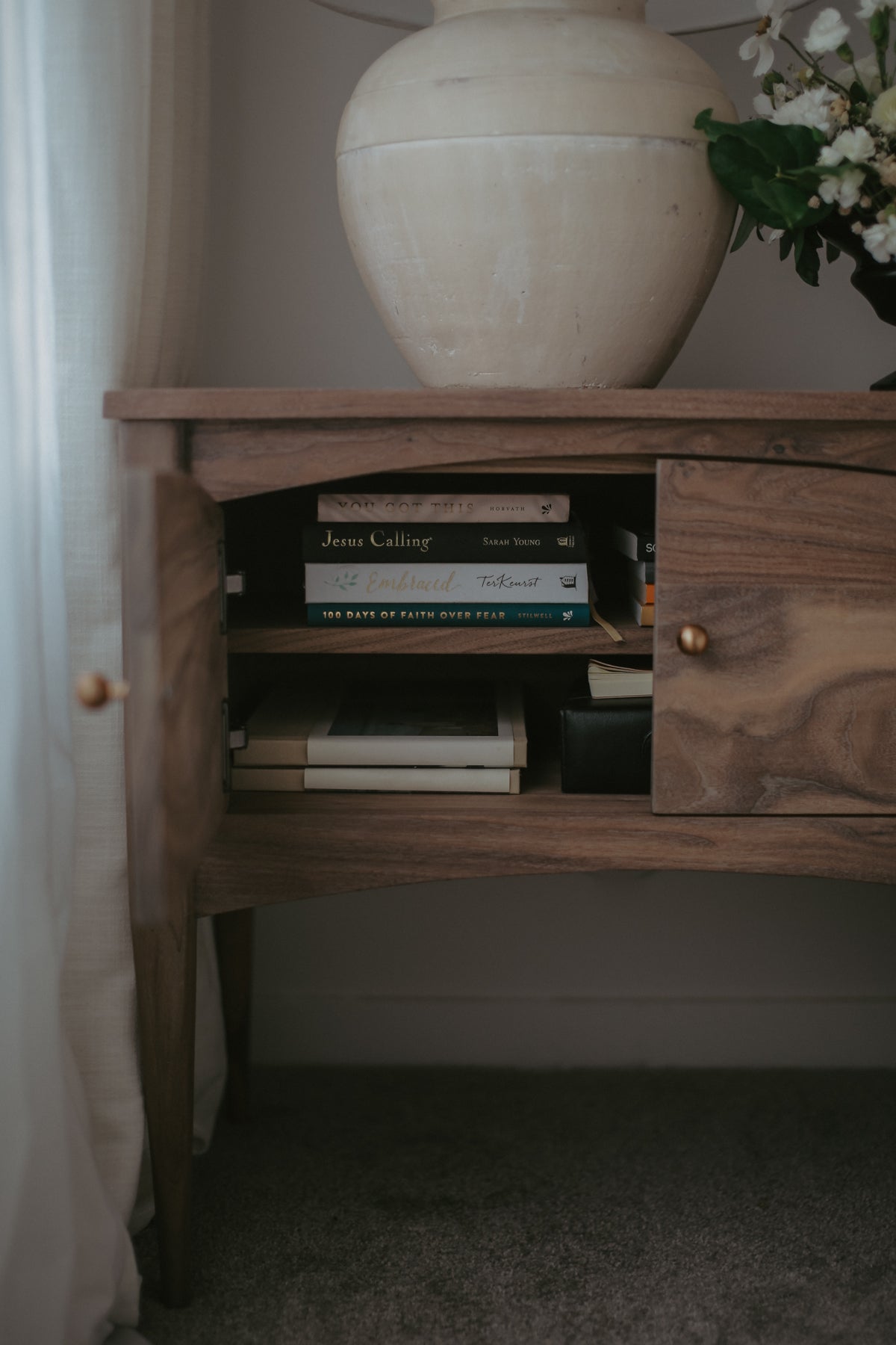 Wren Nightstand