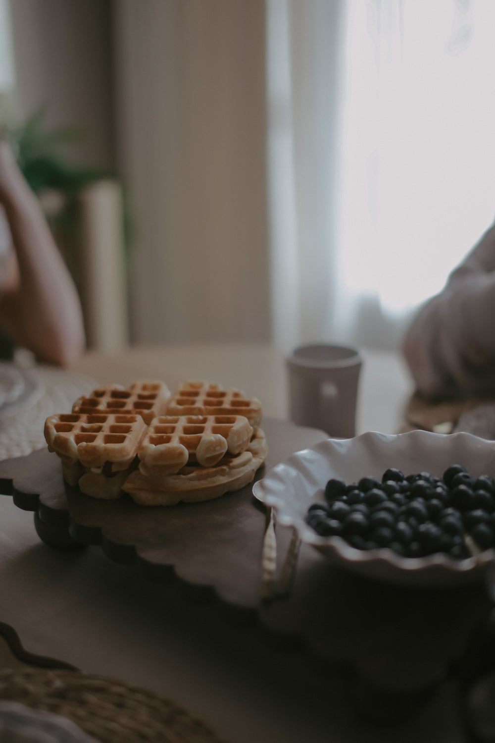 Isla Scalloped Riser