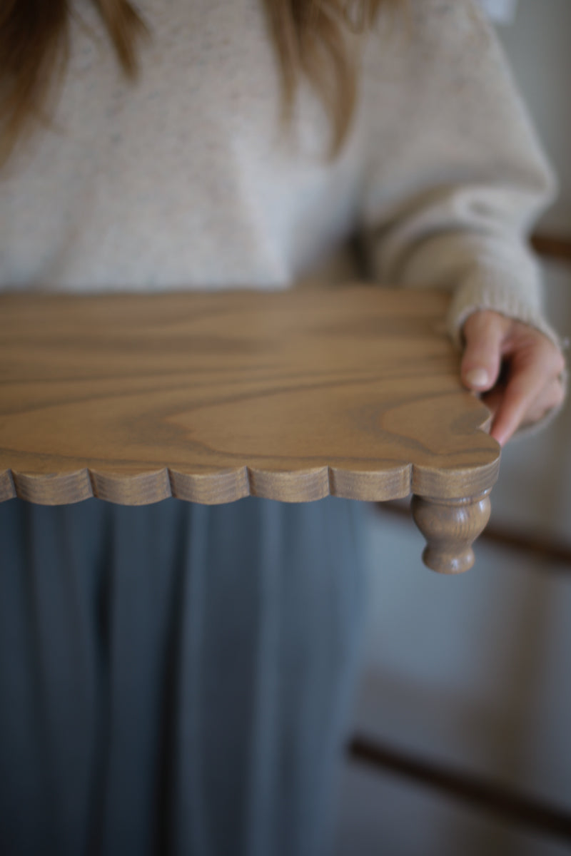 Isla Scalloped Riser