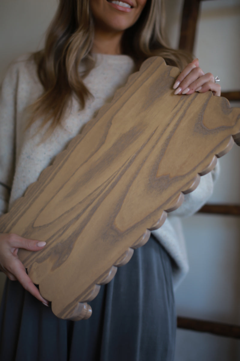 Isla Scalloped Riser