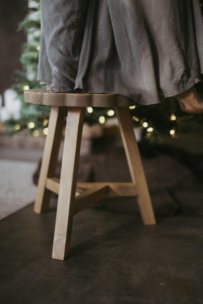 Isla scalloped Stool