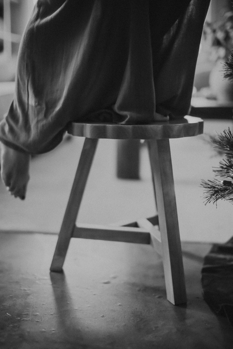 Isla scalloped Stool