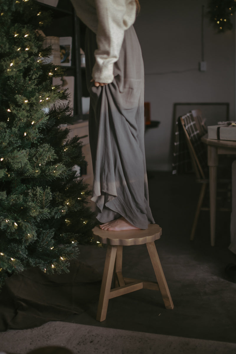 Isla scalloped Stool