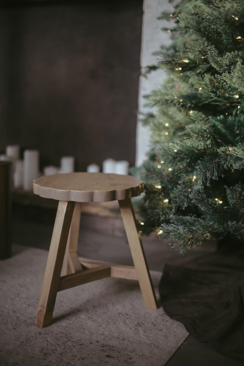 Isla scalloped Stool