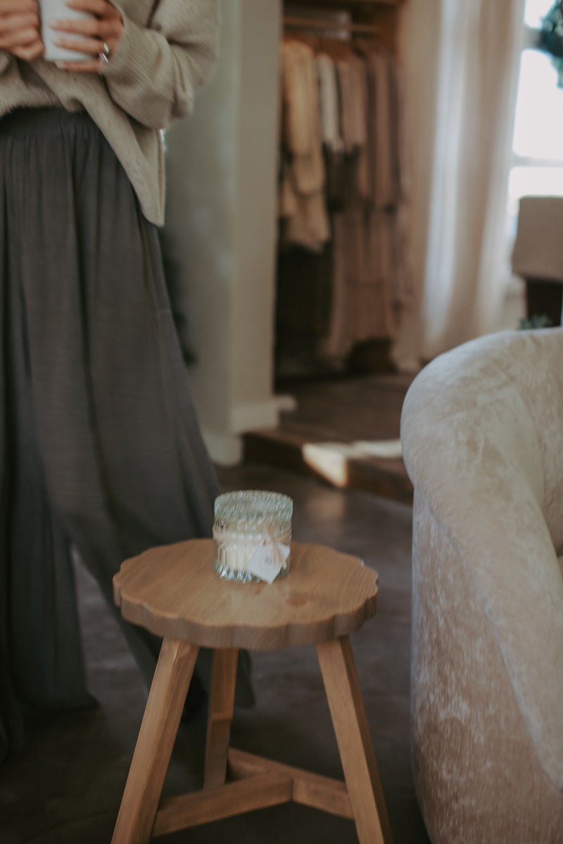 Isla scalloped Stool