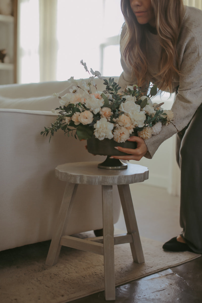 Isla scalloped Stool