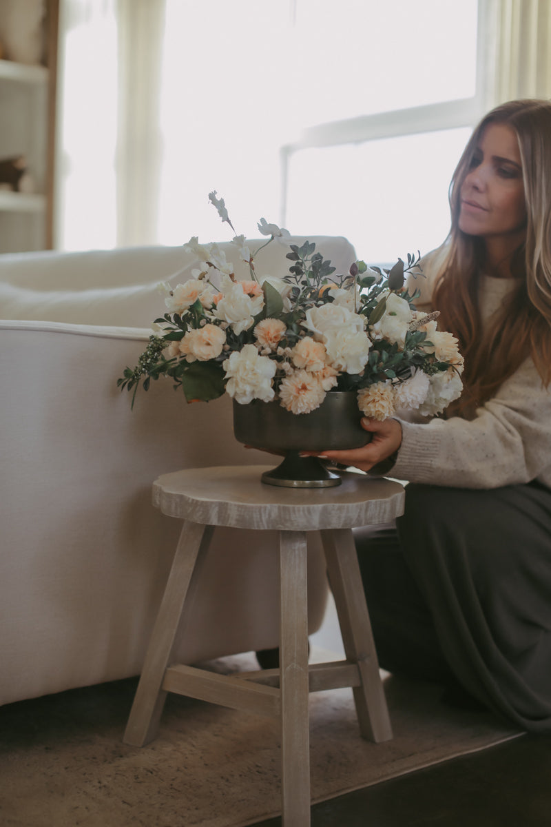 Isla scalloped Stool