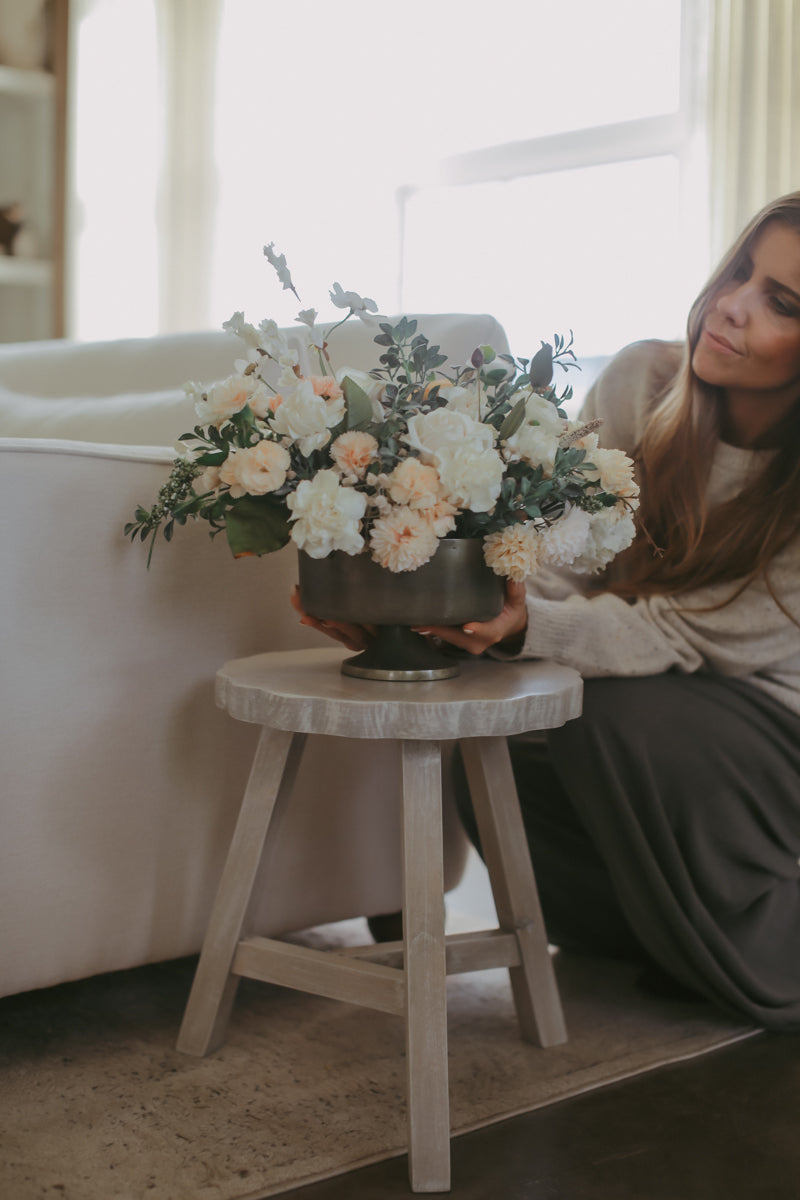 Isla scalloped Stool