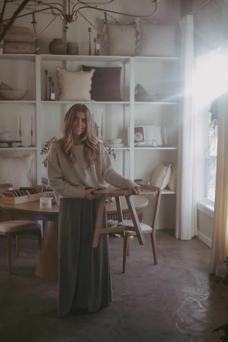 Isla scalloped Stool