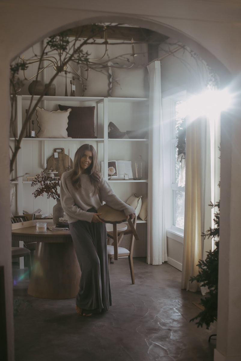 Isla scalloped Stool