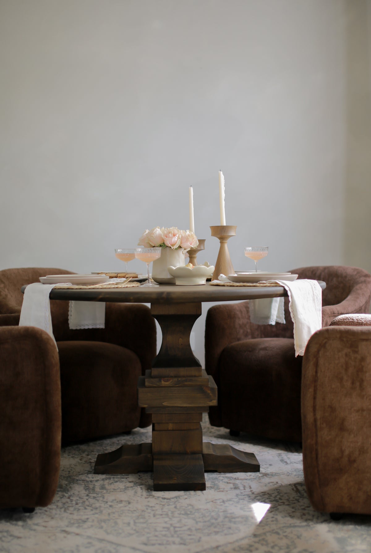 Heritage Modern Round Dining Table