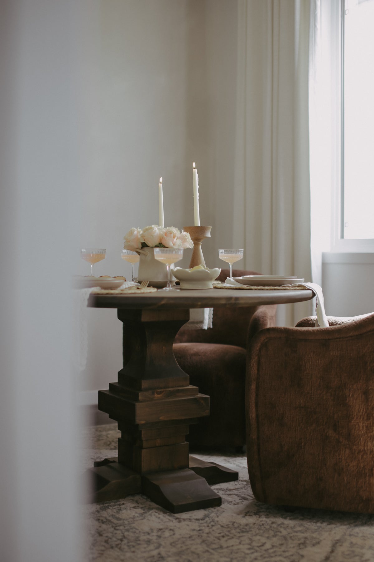 Heritage Modern Round Dining Table
