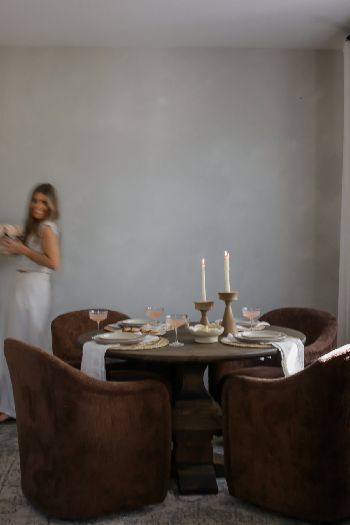 Heritage Modern Round Dining Table