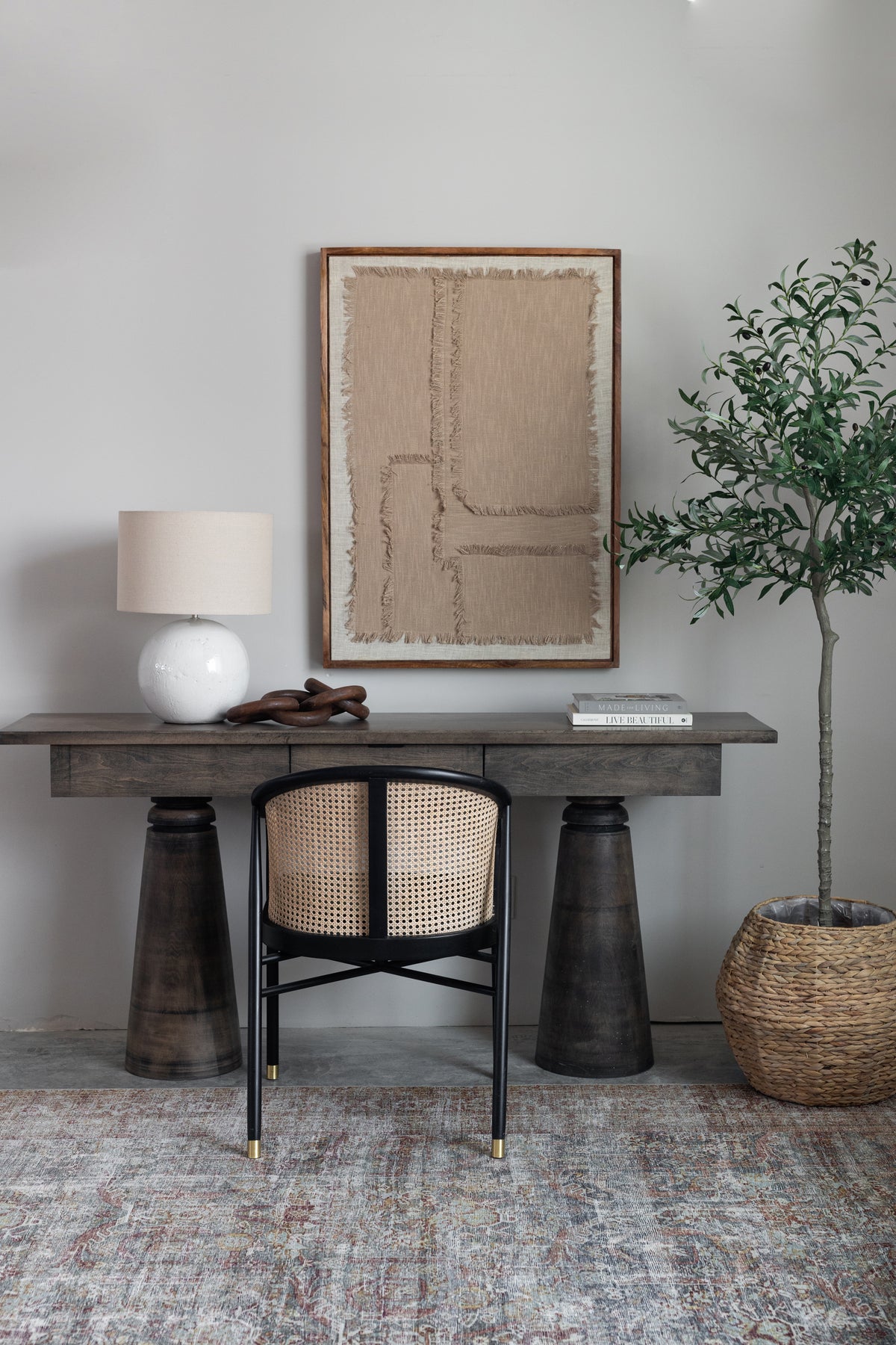 Montgomery Console