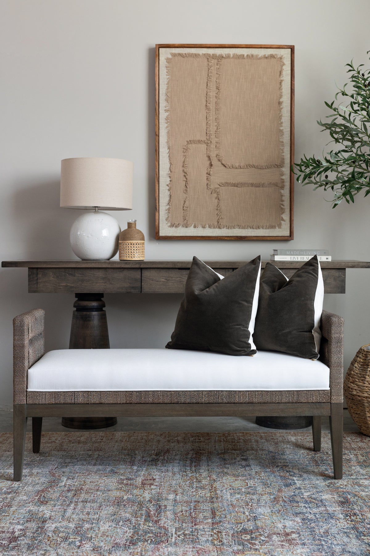 Montgomery Console