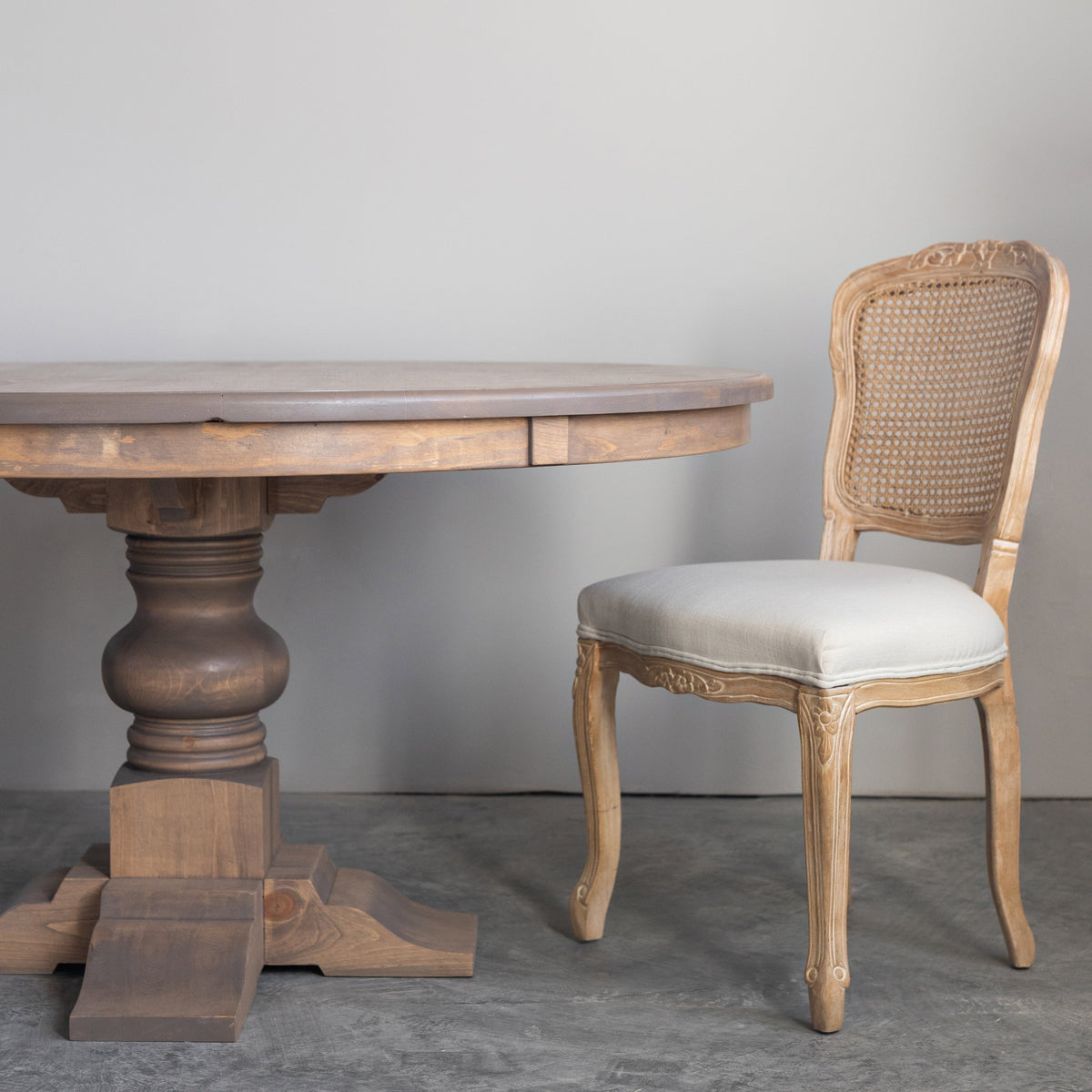 Heritage Round Dining Table