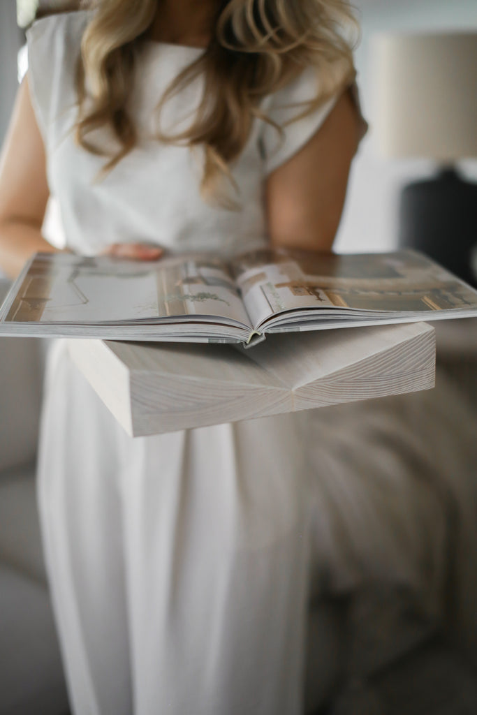 Primrose Book Stand